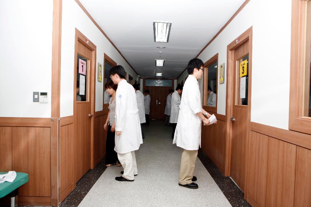 2007 의과대학 의학과 4년 OSCE 시행 - 02007 OSCE 이미지
